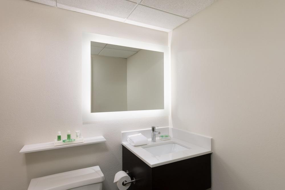 Holiday Inn Clark - Newark By Ihg Exterior foto